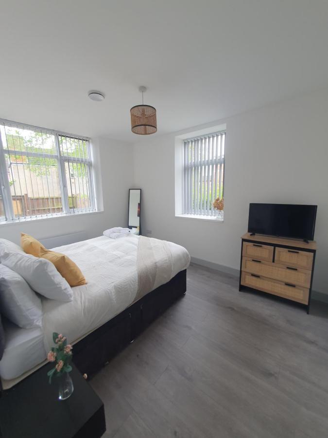 1 & 2 Bed Apartments - Desborough, Kettering, Cosy, Parking, Family, Wifi Exterior foto